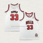 Camiseta Scottie Pippen NO 33 Nino Chicago Bulls Mitchell & Ness 1997-98 Blanco