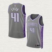 Camiseta Trey Lyles NO 41 Sacramento Kings Ciudad 2022-23 Gris