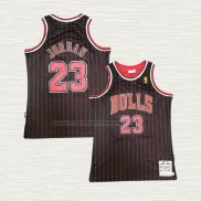 Camiseta Michael Jordan NO 23 Chicago Bulls Mitchell & Ness Negro