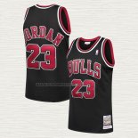 Camiseta Michael Jordan NO 23 Chicago Bulls Mitchell & Ness 1997-98 Negro