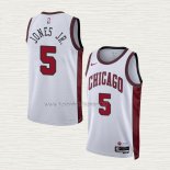 Camiseta Derrick Jones JR. NO 5 Chicago Bulls Ciudad 2022-23 Blanco